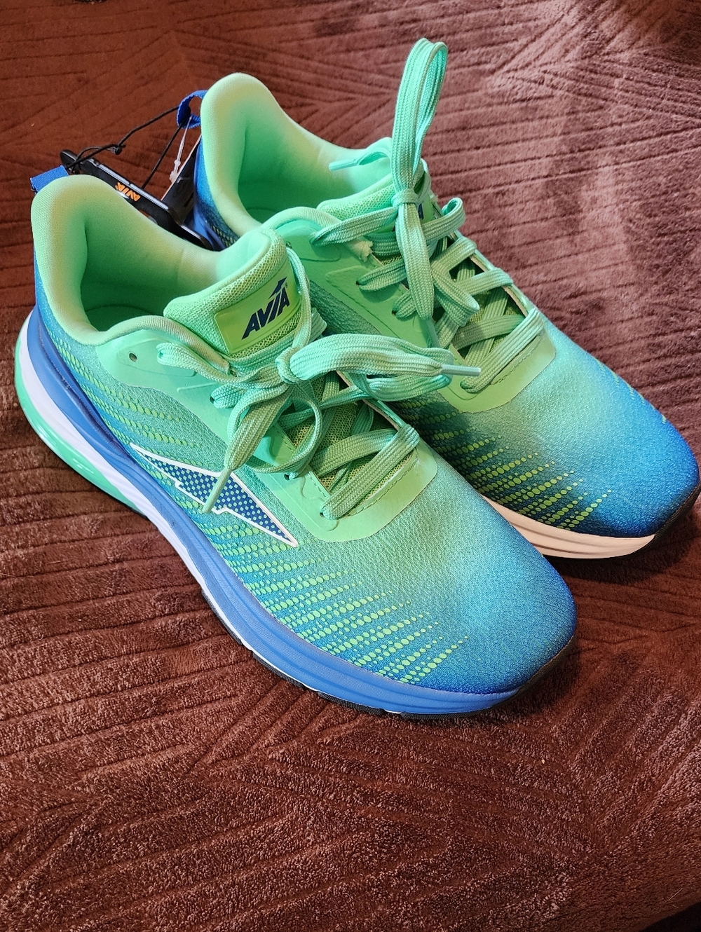 NWT Avia Men's Comfortable Eco Tennis Shoe